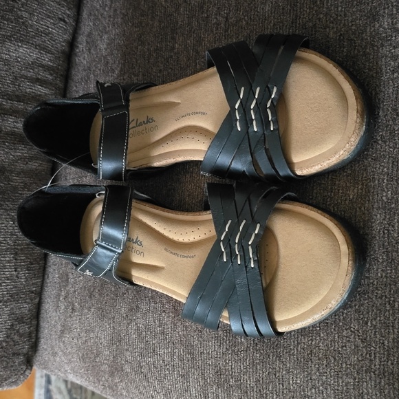CLARKS BRAND WOMEN'S BLACK LEATHER SUMMER SANDALS SIZE 12 - Picture 2 of 14